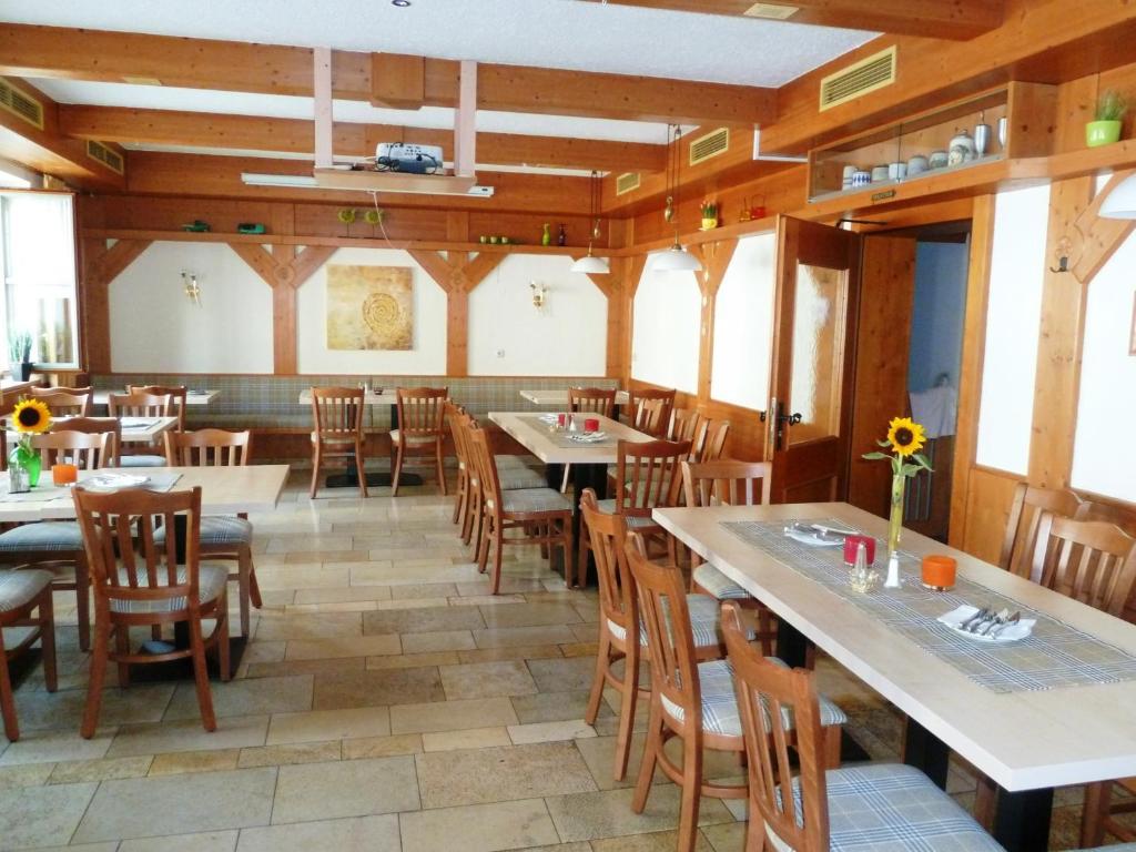 Gasthof Zum Brunnen Mörnsheim المظهر الخارجي الصورة